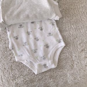 Baby’s 4 pieces bodysuit set